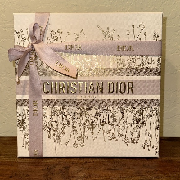Dior Floral Gift Box with Tissue and Ribbon - Picture 1 of 11